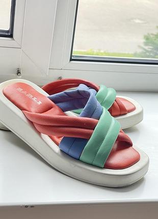 Шльопанці з натуральної шкіри