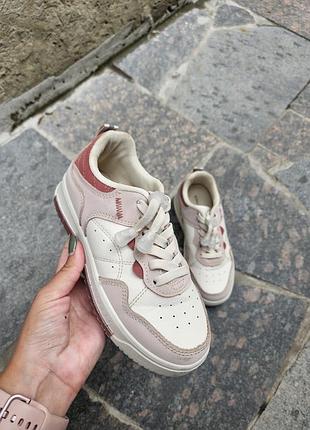 Кроссовки reserved