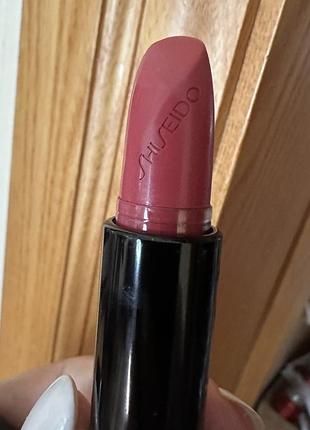 Помада shiseido