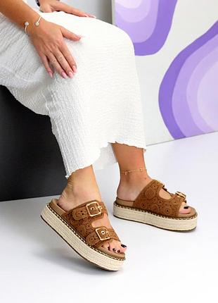 Стильные женские щёпанцы в стиле boho