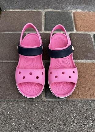 Рожеві босоніжки crocs для дівчинки