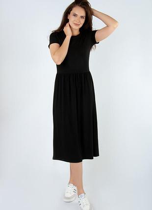 Жіноча літня легка чорна сукня