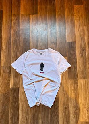 Футболка левіс