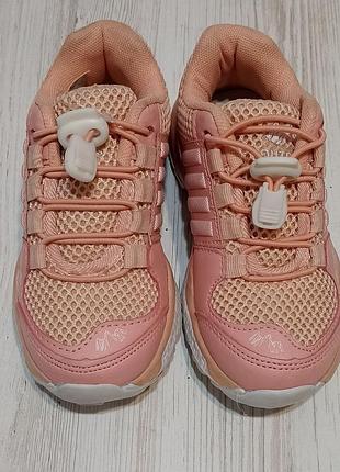 Кросівки для дівчини