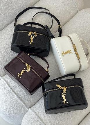 Жіноча сумка yves saint-laurent  gaby vanity lacquered leather shoulder bag