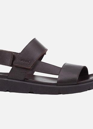 Шкіряні босоніжки geox 42 розміру в стані нових