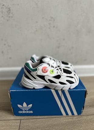 Літні білі кросівки adidas оригінал