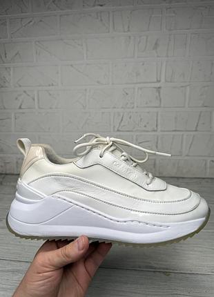 Срочно продам крутые кроссовки calvin klein chunky internal wedg цвет белый