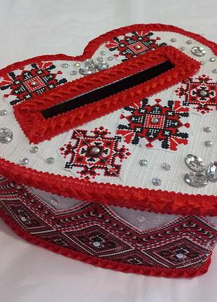 Свадебный сундук для денег в украинском стиле, красный