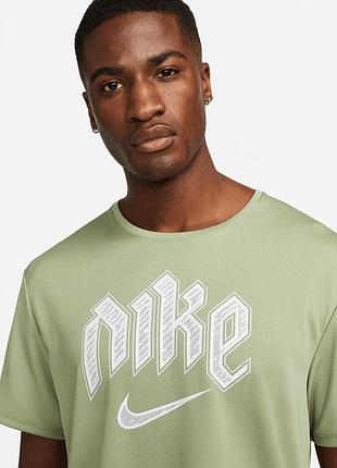 Футболка nike dri-fit run division miler (s)
