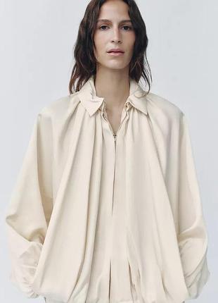 Обʼємна куртка бомбер жіноча бежева zara new