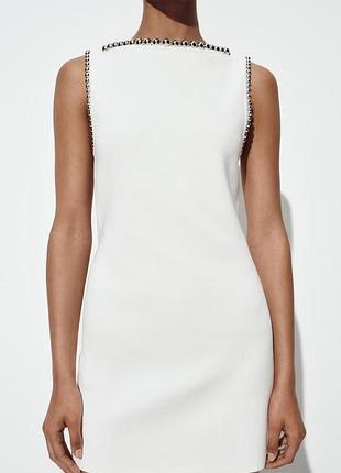 Короткое трикотажное платье с бусинами zara