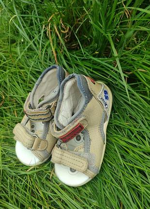 Босоножки для хлончика 1-2 года