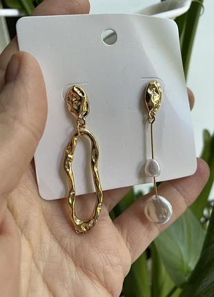 Серьги асимметричные