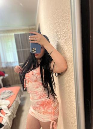 Сукня з затяжками