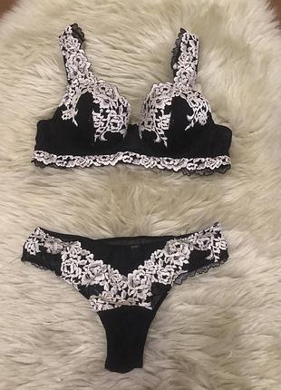 Шикарный комплект трусики бюстгальтер от intimissimi