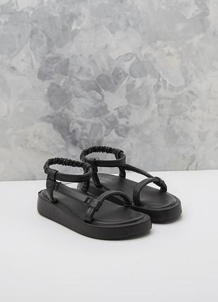 Нові стильні повсякденні босоніжки