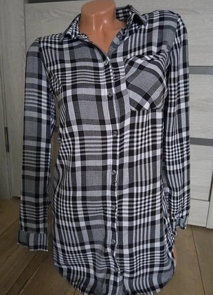 Рубашка удлиненная по бокам разрезы