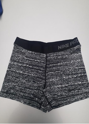 Спортивні шорти nike