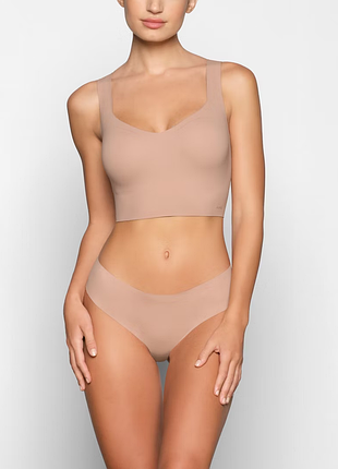 Безшовний топ ліф skims