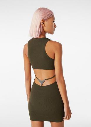 Нова сукня від bershka кольору хакі з відкритою спинкою