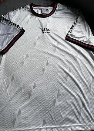 Спортивная футболка umbro