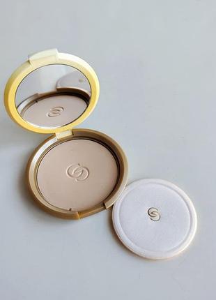 Компактная пудра для лица орифлейм джордани голд 26516 light oriflame giordani gold