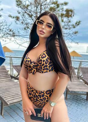 Роздільний купальник для моделі plus  size