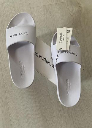 Шльопанці білі оригінал бренду calvin klein 38 р