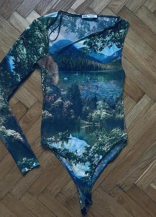 Боді в сіточку з принтом від zara