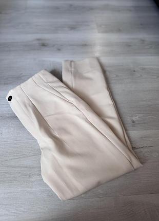 Класичні брюки від zara