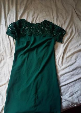 Платье в хорошем состоянии.