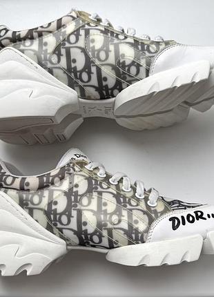 Стильні кросівки