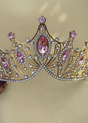 Корона/діадема золотого кольору з рожевими камінцями