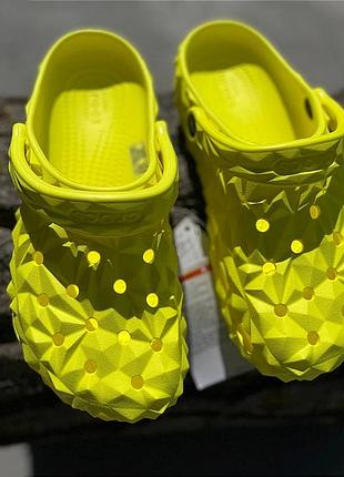 Крокси сабо унісекс crocs classic geometric acidity crocs classic geometric acidity