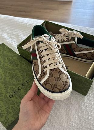 Кросівки gucci
