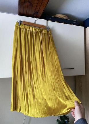 Яскрава спідниця