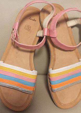 Босоніжки clarks