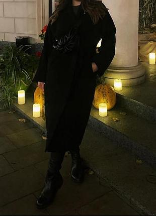Жіноче пальто оверсайз в чорному кольорі