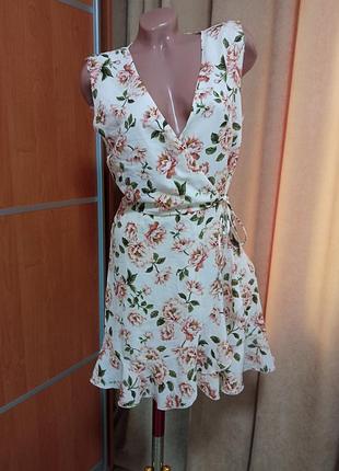 Платье на запах в цветочный принт нюанс!