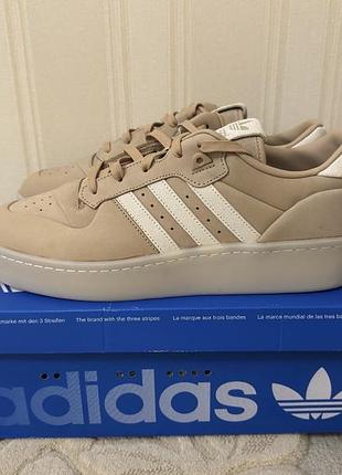 Бежеві кросівки adidas шкіряні оригінальні нові