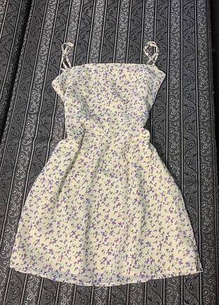Сукня ніжно жовта у дрібну бузкову квітку nasty gal розмір с