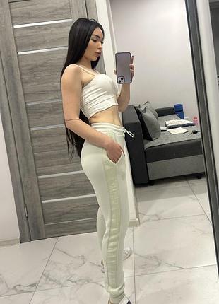 Штани спортивні guess на xs/s ніжного кольору мʼякі, плюшеві