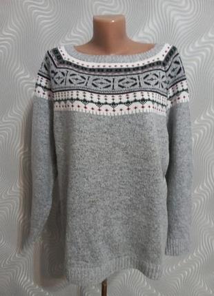 Свитер теплый с орнаментом