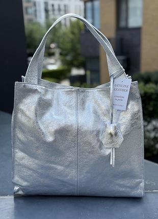 Шкіряна містка срібляста сумка xenia, італія