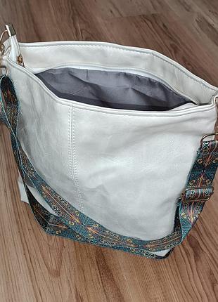 Жіноча сумка  через плече з широким ременем у вінтажному стилі на літо