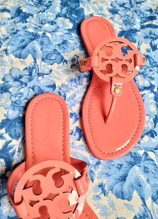 Шкіряні шльопанці tory burch в'єтнамки сандалі босоніжки з логотипом