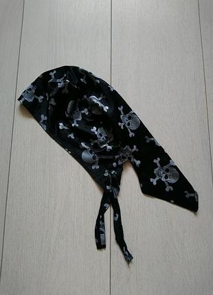 Бандана с черепами