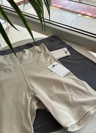 Шорти жіночі calvin klein