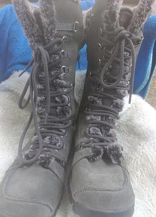 Сапожки женские,гарное качество.